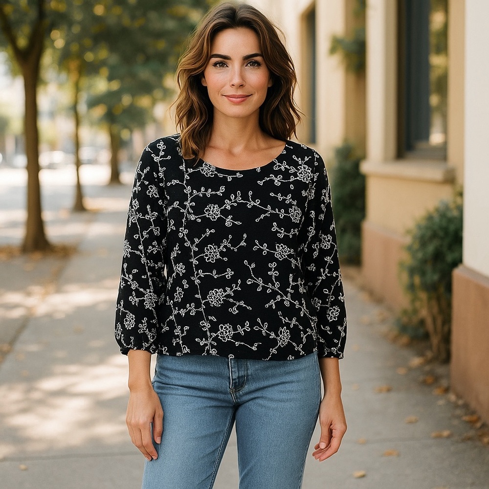 Broadway 38  Black Top with White Floral Design eyelet lace NWT